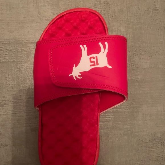 Patrick Mahomes NFLPA ISlide Youth Goat Graphic Slide Sandals - Red - Picture 1 of 1